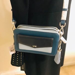 MK Crossbody SM pocket camera bag. All leather.